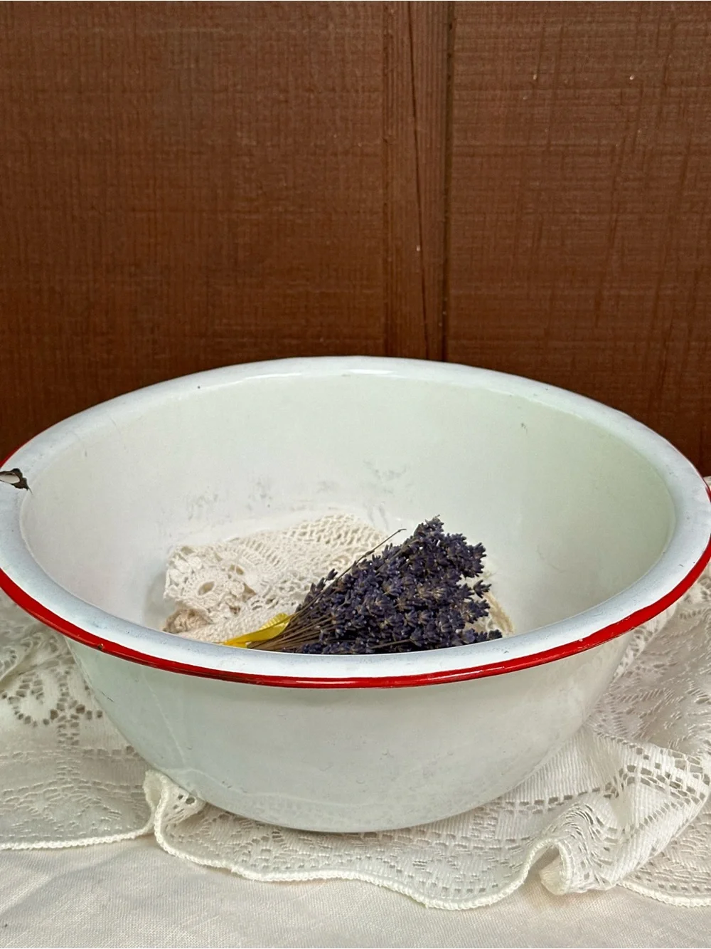 Vintage Enamelware Wash Basin Bowl White Red Rim Farmhouse Rustic Decor